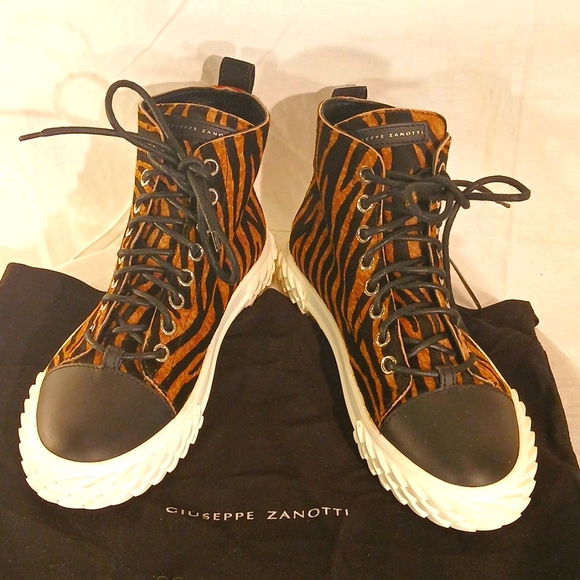 🔥 🔥 NWT Giuseppe Zanotti Mix Media  Booties/Sneaker - Picture 1 of 16